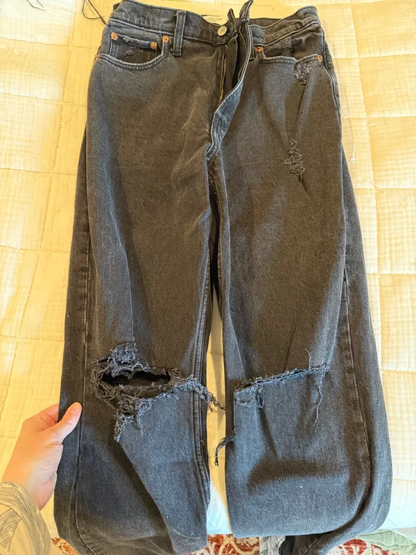 Black Abercrombie Ultra 90s High-Rise Jeans - Image 3