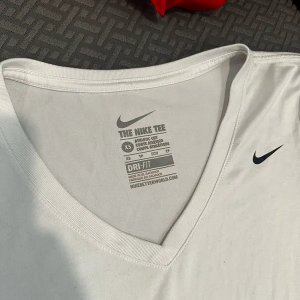 Nike workout top - Image 2