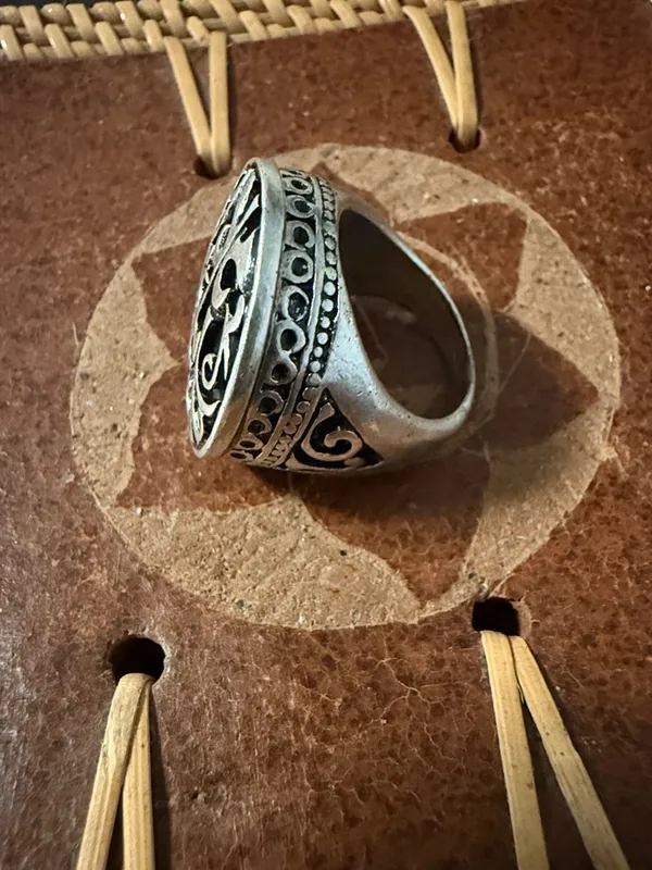 Ornate Filigree Oval Statement Ring in Silver Tone - Image 2
