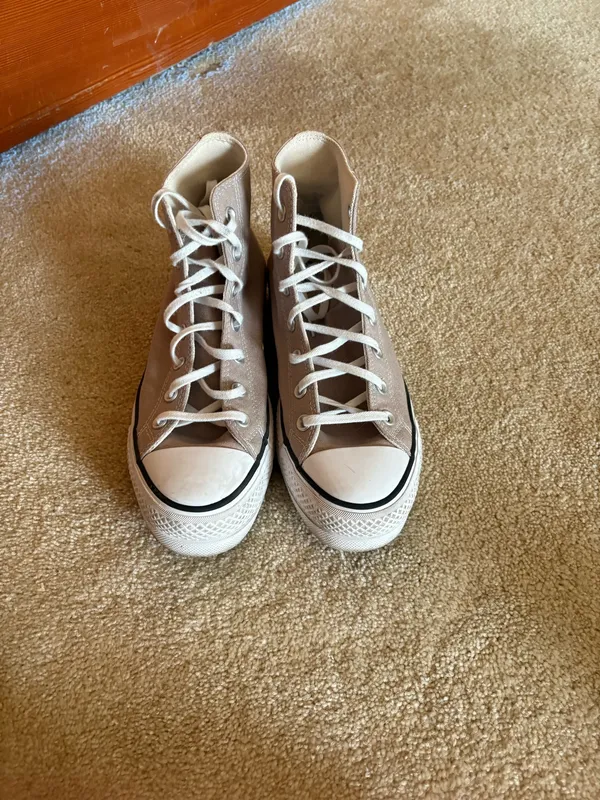 High-Top Converse Chuck Taylor - Image 3