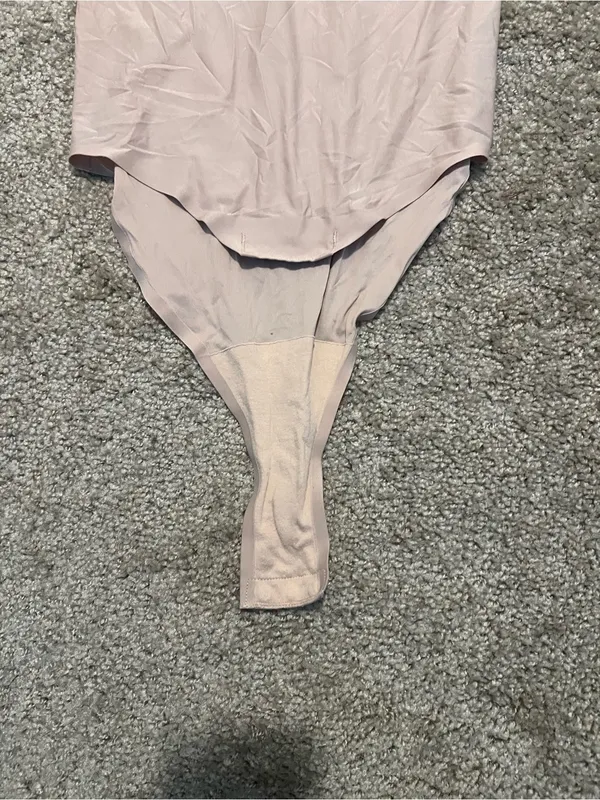 Chantelle smooth touch‎ nude bodysuit XS/S padded with snap closure - Image 6