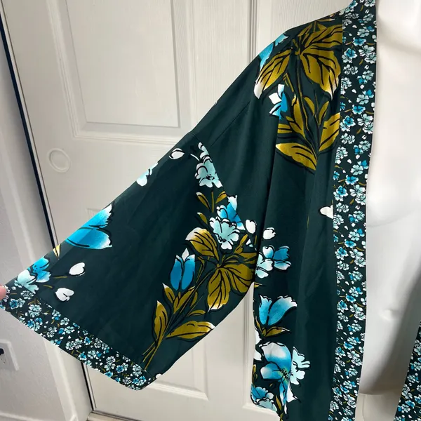 Loft mixed floral kimono wrap *no sash belt* - Image 5