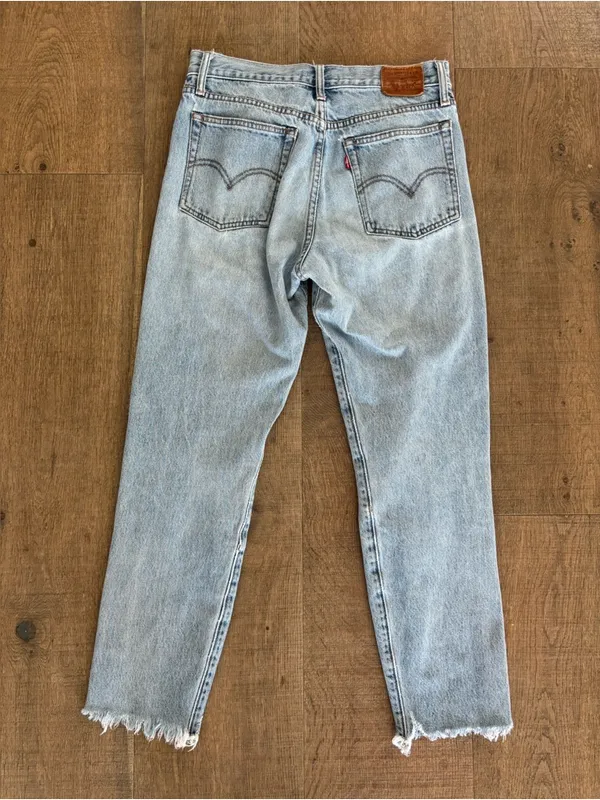 levi’s wedgie straight leg jeans raw hem button fly - Image 2