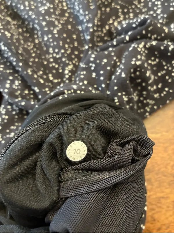 Lululemon Run Briskly 1/2 Zip Size 10 Pullover Magnetized Jacquard Black White - Image 2