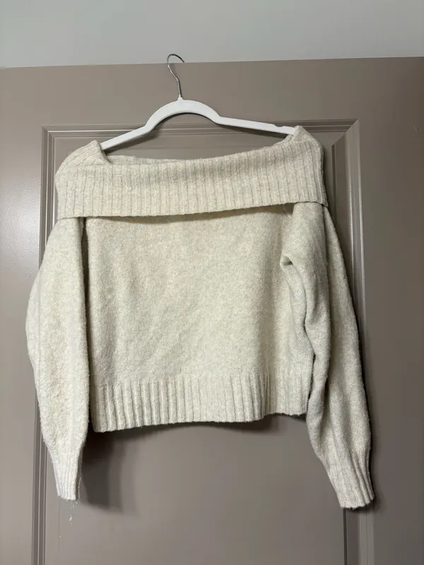 Hollister Off-The-Shoulder Sweater - Image 2