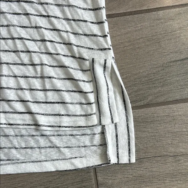 Bobeau Heathered Gray and White Top - Image 4