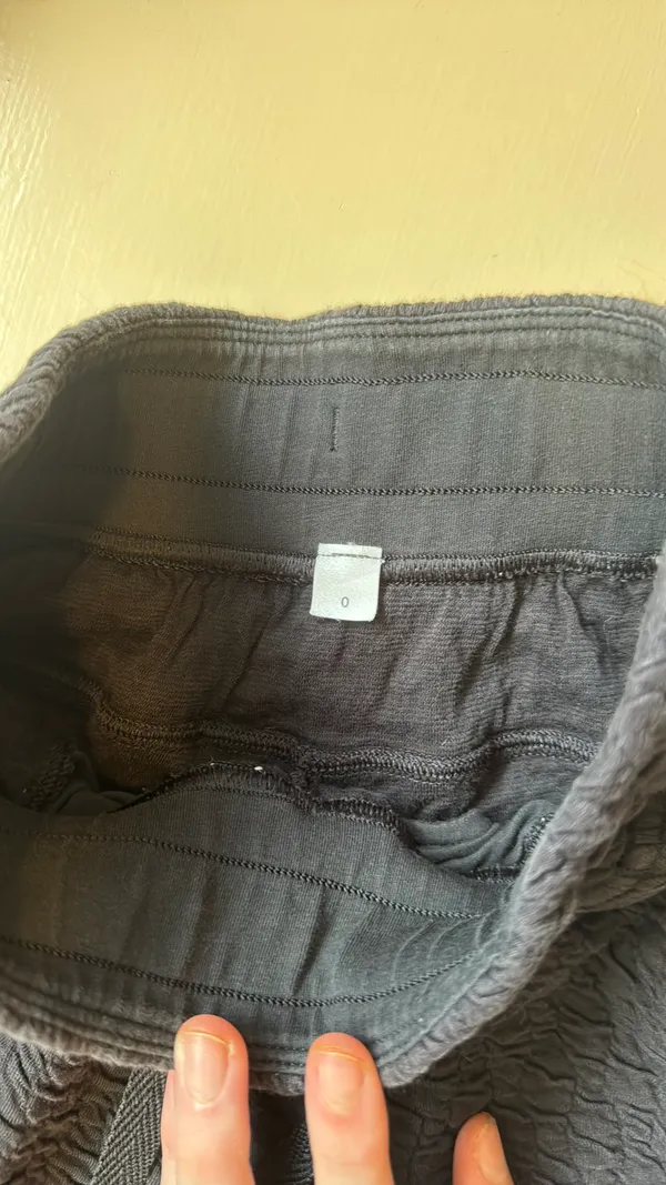 Lululemon Rippled Super-High-Rise Short 5" Black Size 0 - Image 3
