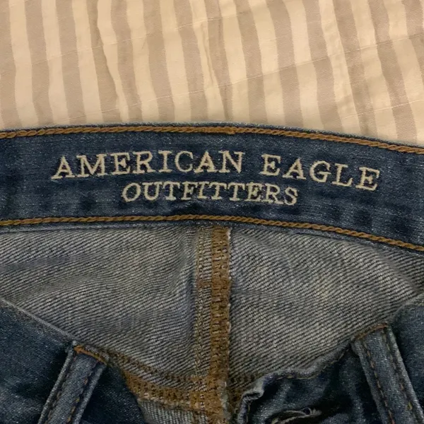 American Eagle Outfitters Vintage High-Rise Distressed Blue Jeans - Image 4