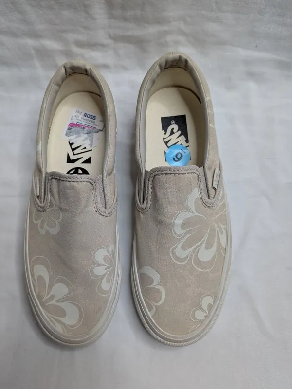 Vans Womens Tan White Slip-On Floral Print Shoes Size 7.5 US - Image 3