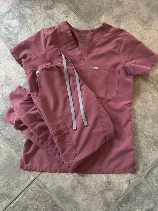 FIGS Scrubs Set - Image 4