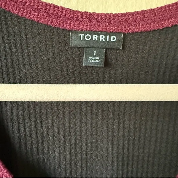 Torrid black and purple waffle knit raglan Henley plus size top 1 - Image 4
