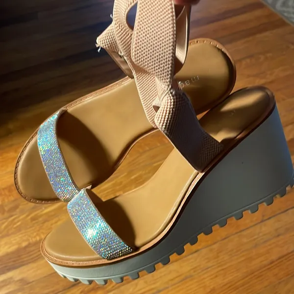 Madden Girl Carlot embellishment toes - Image 8