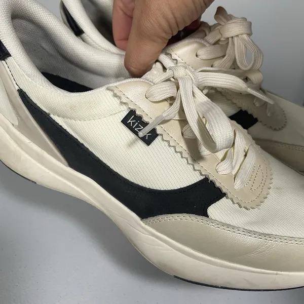 Kizik Paris Hands-Free Step In Sneakers Shoes Cream Black Women's Size 8 - Image 6