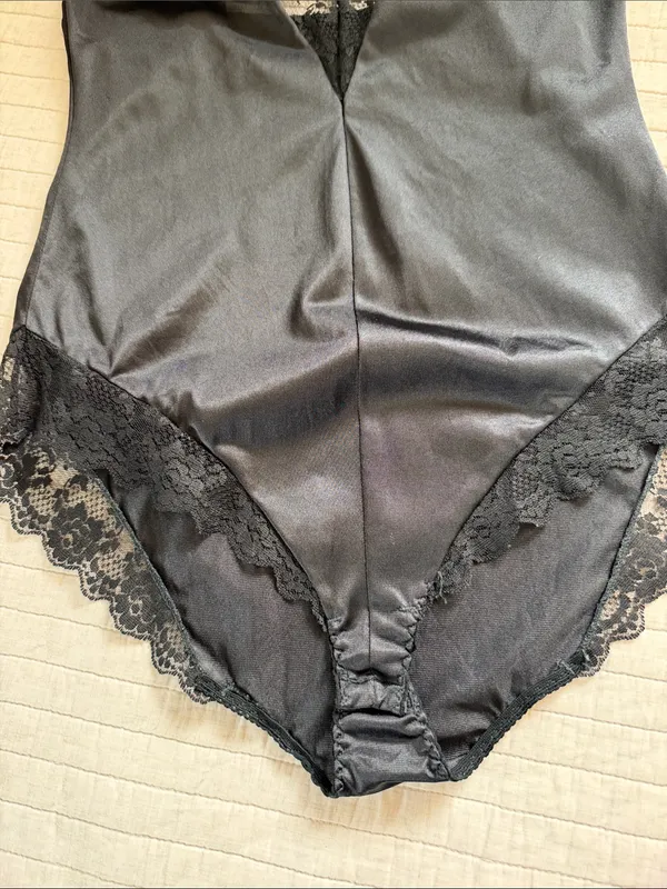 Bestform Vtg 80’s 36 black lace trim nylon lingerie bodysuit whimsy goth - Image 2