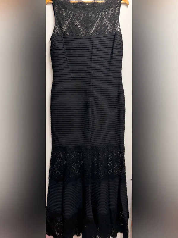 Tadashi Shoji Illusion Lace Pintuck Gown Black Large - Image 4