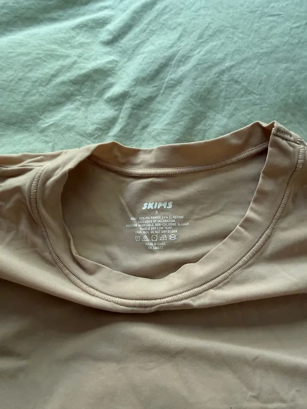 SKIMS Fits Everybody T-Shirt - Image 3