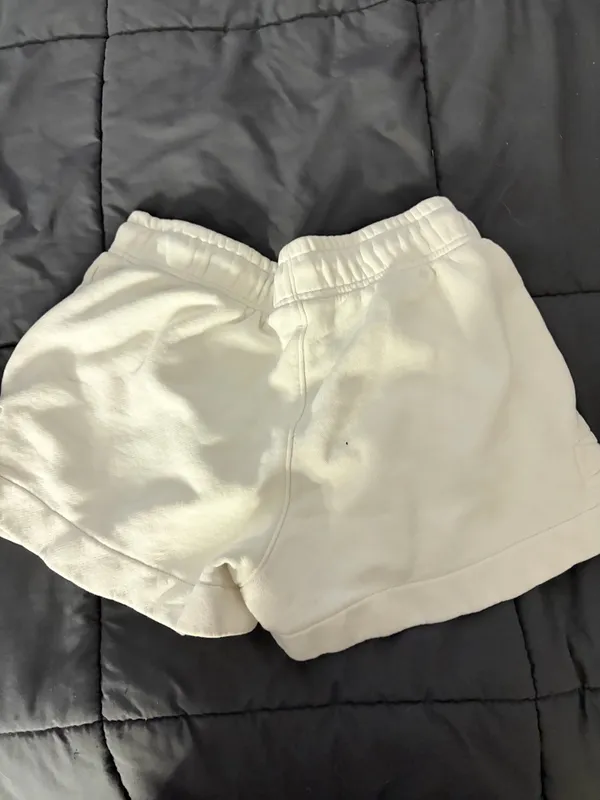 Universal Threads sweat shorts - Image 2
