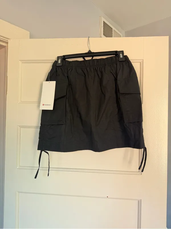New Lululemon Nylon Cargo Mini Skirt - Image 3