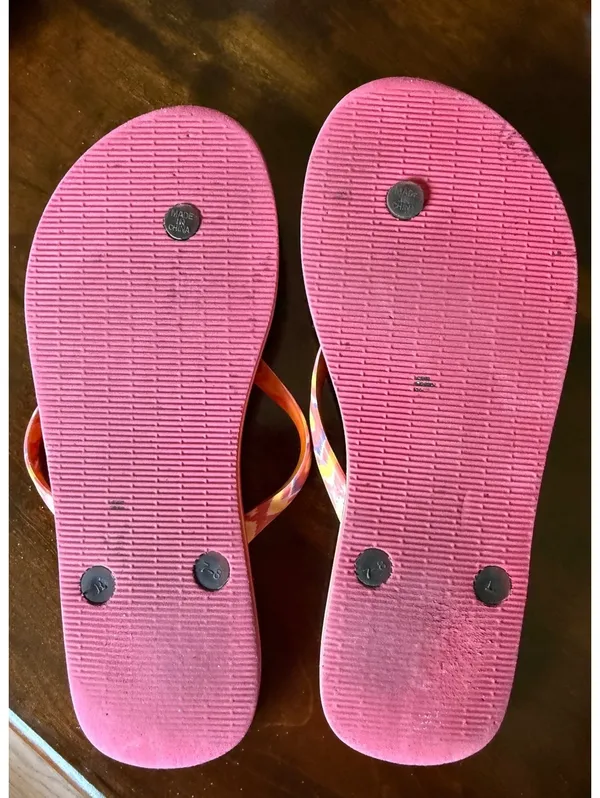 Vera Bradley Floral Pattern Pink and Orange Flip Flops Size 7-8 - Image 2
