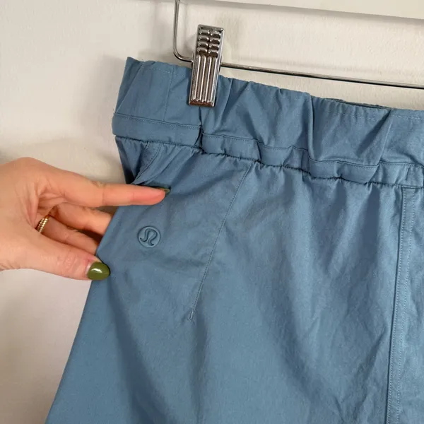 Lululemon Cinchable Waist High Rise Woven Shorts 3.5" Blue Womens Medium - Image 5