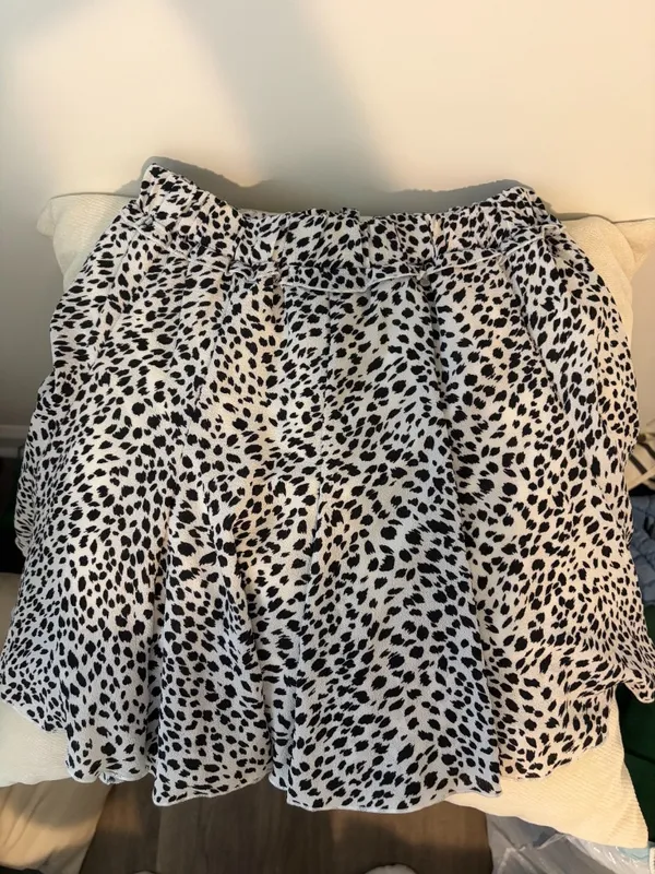 White and Black Printed Skirt - Image 2