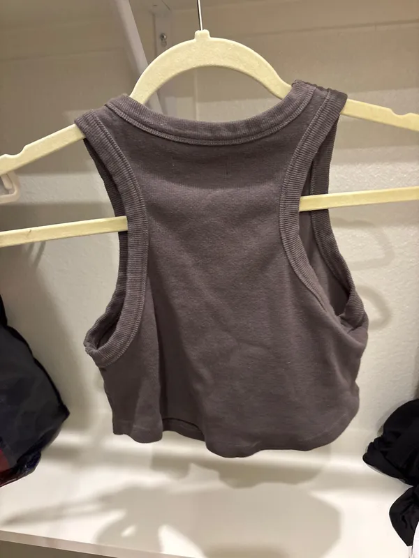 Edikted Crop Tank Top grey - Image 2