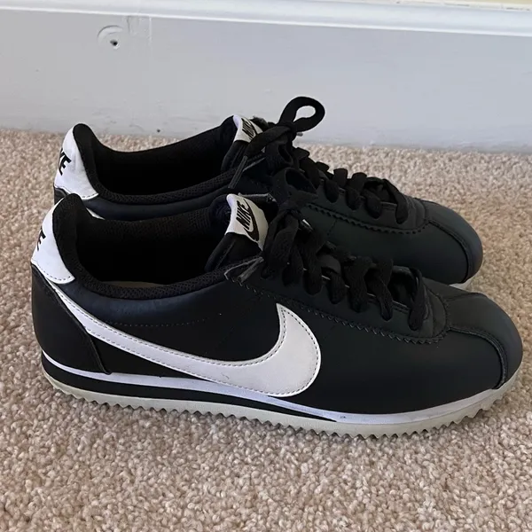 Nike Classic Cortez Black White 807471-010 Women’s Size 7 - Image 3