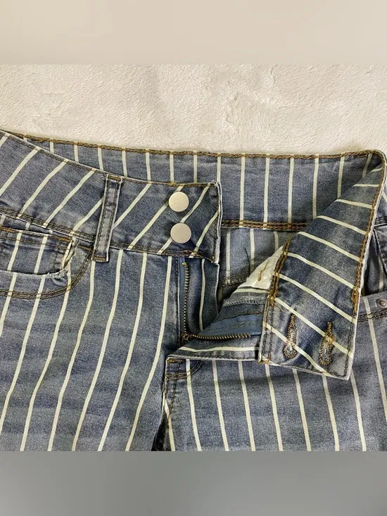Slimming Striped Distressed Jeggings size XS - Image 9