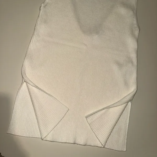 Abercrombie NWT Shell Scoopback Sweater Tank - Image 3