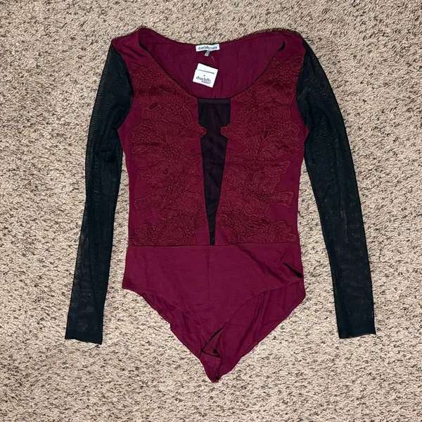 Charlotte Russe Maroon/ Burgundy and Black Lace Bodysuit Size Small - Image 7