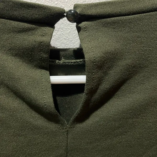 Charlotte Russe Long Sleeve Cropped Top - Image 3
