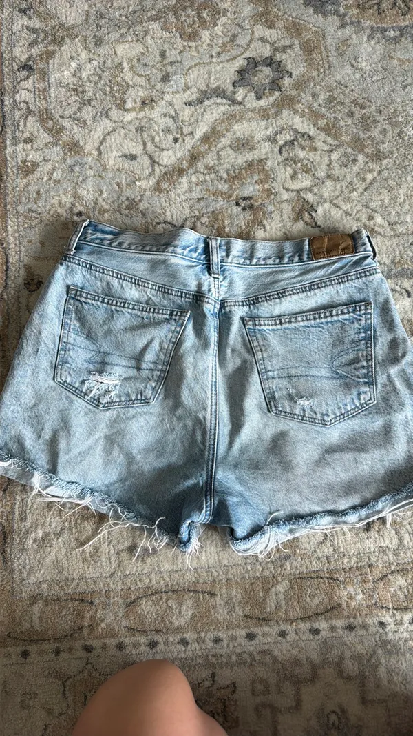 American Eagle Mom Short Jean - Image 3