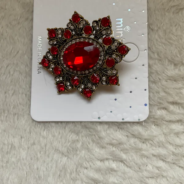 Mint Brooch Red - Image 5