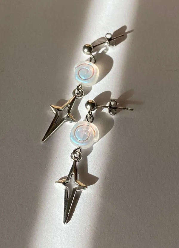 quality Czech glass snail shell beads & sparkle star dangle earrings 🌀⭐️💦 - Image 3
