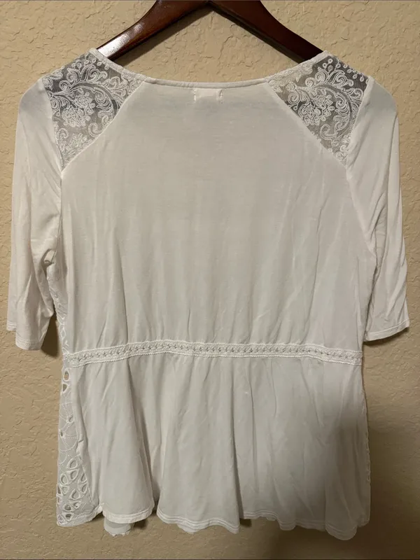 Anthropologie White Tunic Top Tiny size m - Image 4