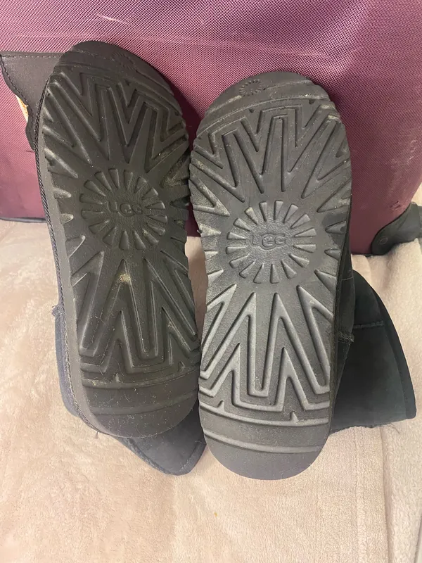 Ugg classic Womens boots size 9 - Image 6