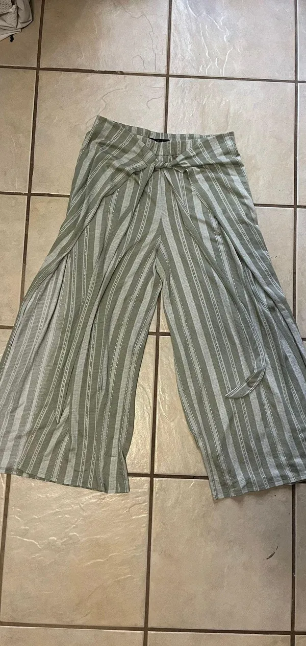 Derek Heart Flowy Green Tie Pants - Image 6