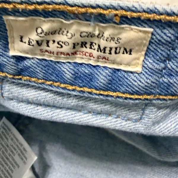 Levi's 501 Distressed Cutoff Denim Shorts Ripped Light Wash Womens Size 28 - Image 4