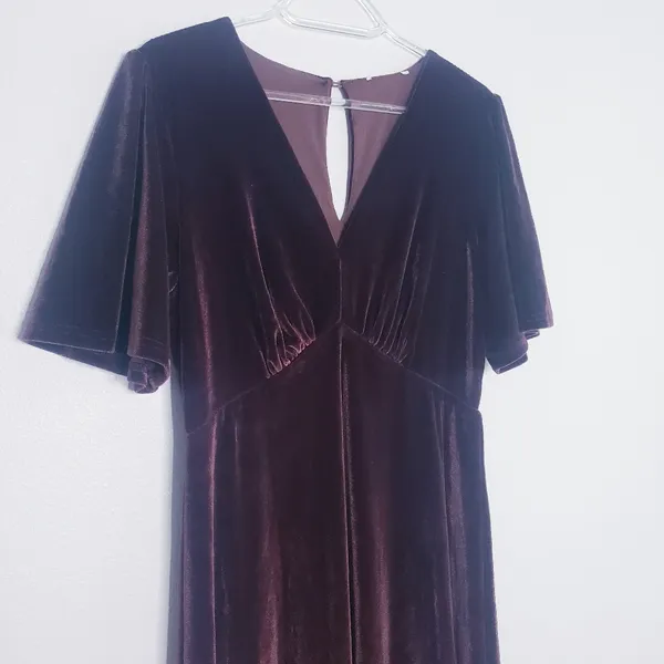 Baltic Born Vivian Velvet Maxi Dress Short Sleeve New Without TagsV-Neckline - Image 4