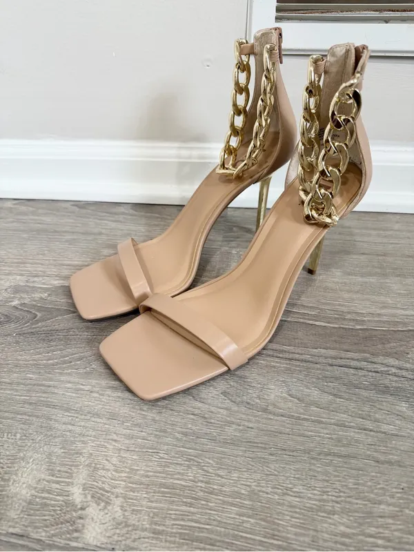 NWOT Nude Gold Chain Quiet Luxury Heels Minimalist Stiletto Sandals Size 10 - Image 4