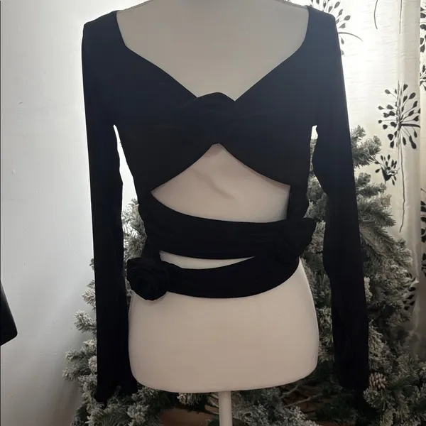 Elegant Black Women's Top Size L - Image 2