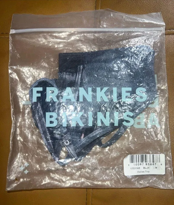 Frankie’s Bikinis Dallas Top - Size Medium - Image 6