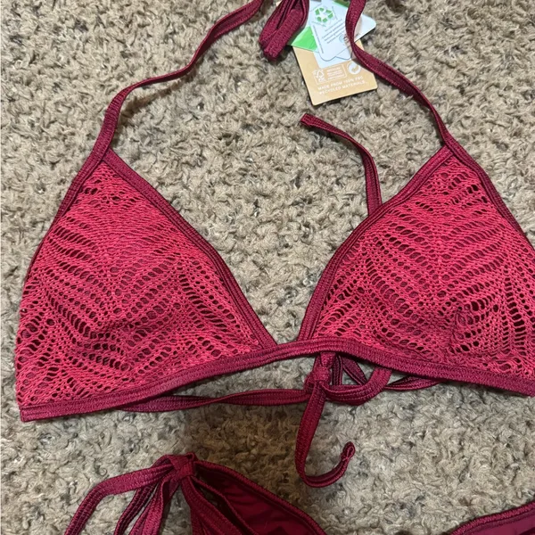 Elegant Red Crochet Bikini Set Size M - Image 4