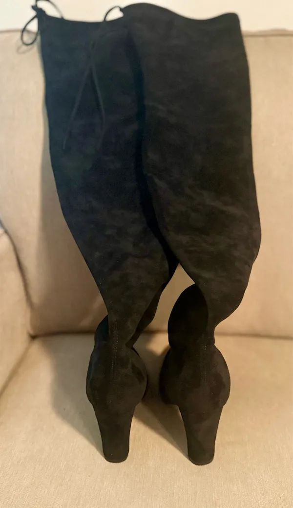 Kaitlyn Pan | Black Over-the-Knee Suede Boots | 7.5M - Image 2