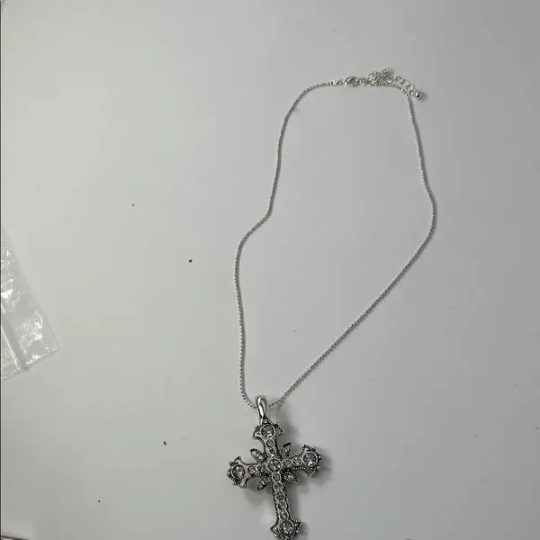 Elegant Silver Cross Pendant Necklace - Image 11