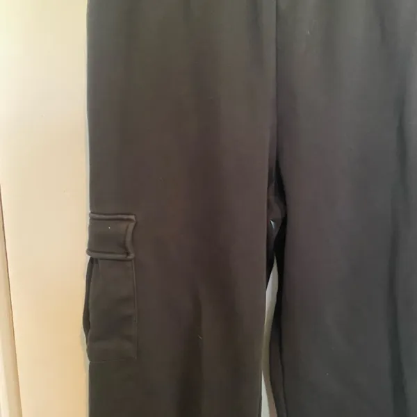 Fabletics Black Cargo Style Wide Leg Sweatpants XL - Image 2