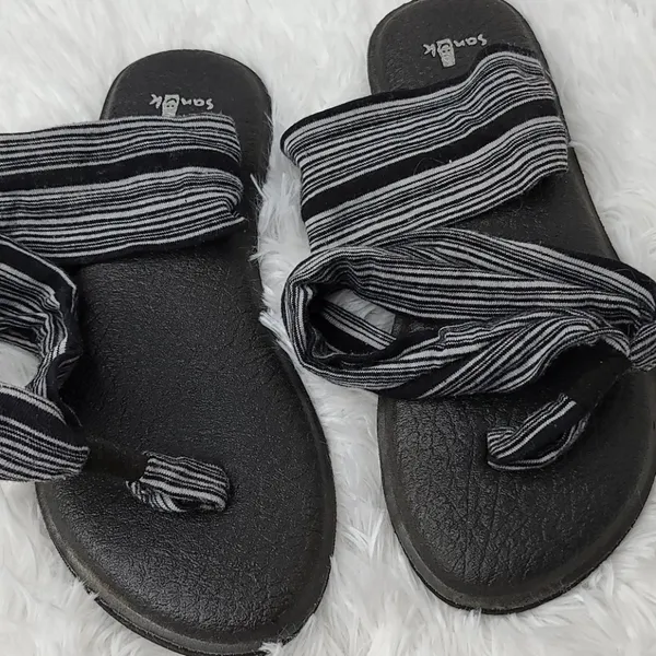 Sanuk cloth wrap ankle strap black sandals size 6 - Image 2
