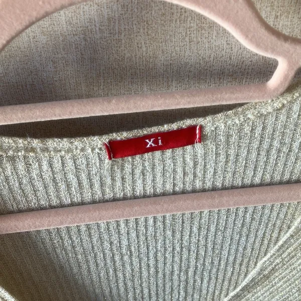 FINAL MARKDOWN Ribbed Knit Women's Top large - Image 2