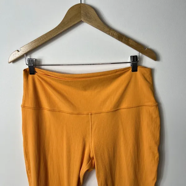 Lululemon lululemon Align‎ Ribbed High-Rise Pant 25" Mango Dream Women's size 14 - Image 3
