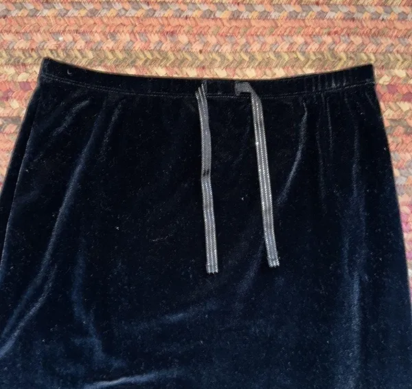 Old Navy Outlet Black Velvet Maxi Skirt - Image 3